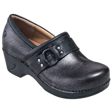 Women's Nursing & Medical Work Shoes & Apparel .